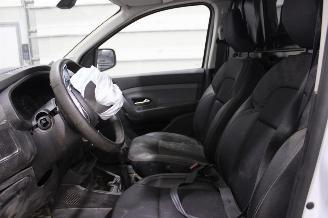 Renault Express  picture 11