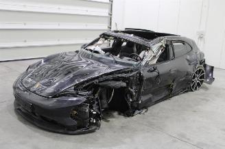 demontáž osobní automobily Porsche Taycan  2023/8