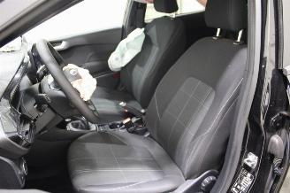 Ford Fiesta  picture 8