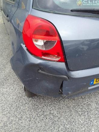 Renault Clio  picture 9