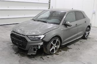 Schadeauto Audi A1  2022/8