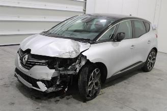 Damaged car Renault Scenic  2022/5