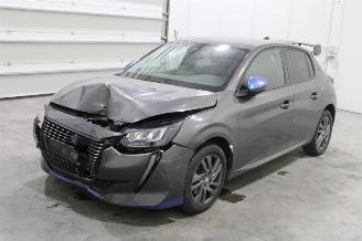 krockskadad bil auto Peugeot 208  2022/2