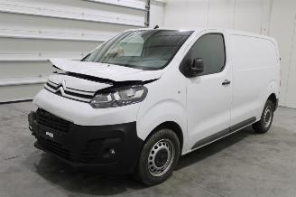 krockskadad bil auto Citroën Jumpy  2024/1