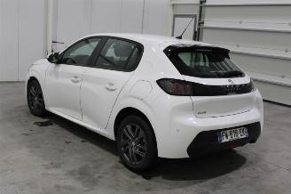 Peugeot 208  picture 4