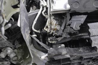 Peugeot 208  picture 23