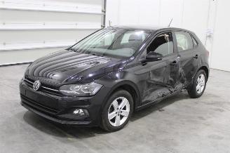 damaged passenger cars Volkswagen Polo  2019/8