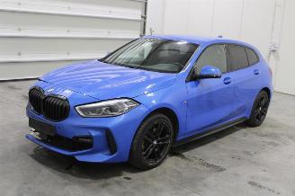 Vaurioauto  passenger cars BMW 1-serie 118 2019/12