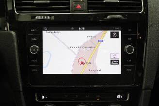 Volkswagen Golf  picture 13