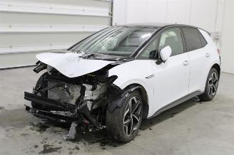 skadebil auto Volkswagen ID.3  2023/9