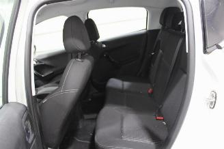 Peugeot 208  picture 11