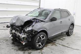 damaged passenger cars Peugeot 2008  2024/10