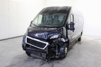 krockskadad bil auto Peugeot Boxer  2023/10