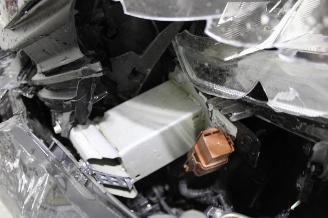 Peugeot 208  picture 18