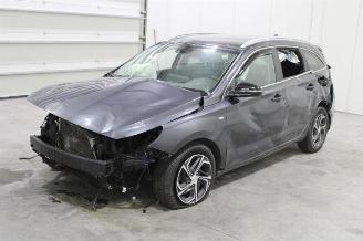 damaged passenger cars Hyundai I-30 i30 2022/5