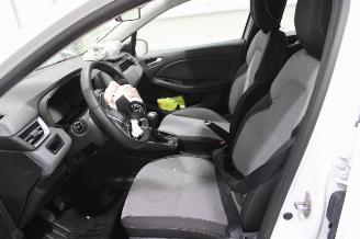 Renault Clio  picture 10