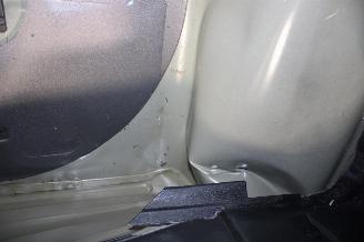 Peugeot 208  picture 24