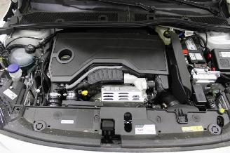 Peugeot 208  picture 16