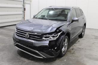 krockskadad bil auto Volkswagen Tiguan Allspace 2022/11