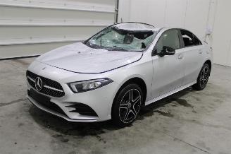 Vrakbiler auto Mercedes A-klasse A 250 2023/1