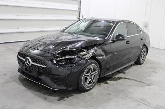Damaged car Mercedes C-klasse C 220 2021/12