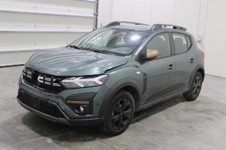 krockskadad bil auto Dacia Sandero  2023/6