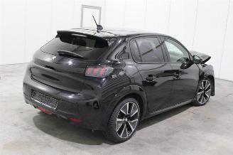 Peugeot 208  picture 3