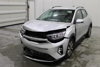 krockskadad bil auto Kia Stonic  2023/9