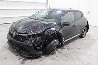krockskadad bil auto Renault Clio  2025/8