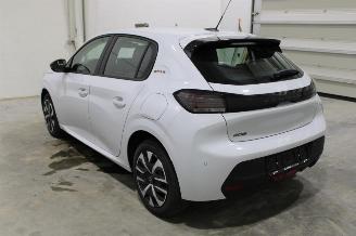 Peugeot 208  picture 4