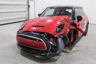 krockskadad bil auto Mini Cooper SE 2023/11