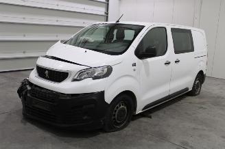 krockskadad bil auto Peugeot Expert  2017/4