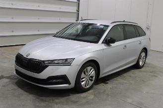 krockskadad bil auto Skoda Octavia  2021/6