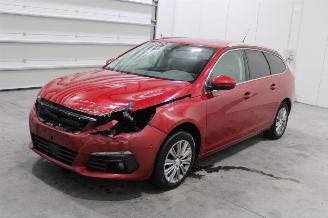 Damaged car Peugeot 308  2021/2