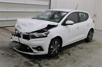 damaged passenger cars Dacia Sandero  2025/10