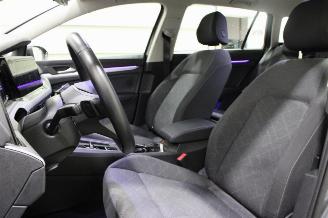 Volkswagen Golf  picture 9