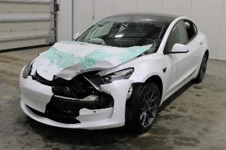 Schadeauto Tesla Model 3  2022/2