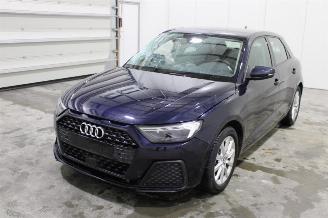krockskadad bil auto Audi A1  2021/1