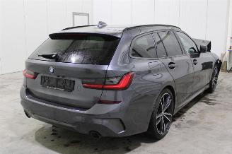 BMW 3-serie 330 picture 4