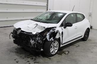 krockskadad bil auto Renault Clio  2024/6