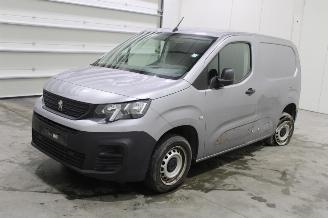 krockskadad bil auto Peugeot Partner  2021/4