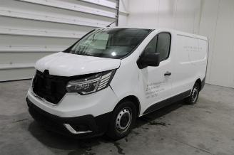 krockskadad bil auto Renault Trafic  2024/1