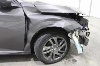 Peugeot 208  picture 7