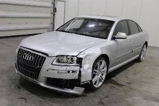 damaged passenger cars Audi S8  2008/4