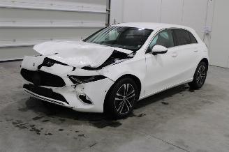 Voiture accidenté Mercedes A-klasse A 180 2023/12