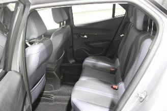 Peugeot 2008  picture 12