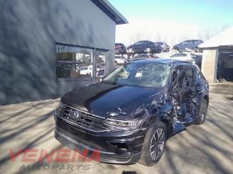 Vrakbiler auto Volkswagen Tiguan Tiguan (AD1), SUV, 2016 / 2024 1.5 TSI 16V Evo BlueMotion Technology 2023/5