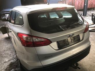 Ford Focus DIESEL - 1600CC - BREAK - 2011 picture 8