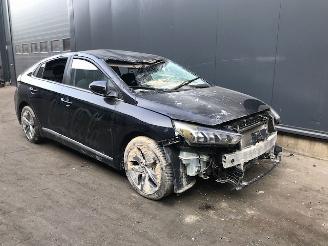 demontáž osobní automobily Hyundai Ioniq Liftback 2021 1.6 GDI 16V Plug-in Hybrid Liftback  Elektrisch Benzine 1.580cc 77kW 2021/8