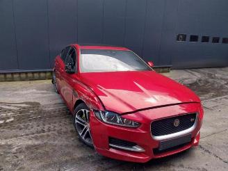 Salvage car Jaguar XE XE, Sedan, 2015 2.0d 180 16V 2015/7